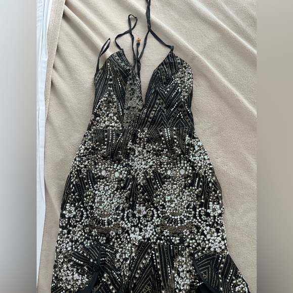 Exquisitely Gorgeous Black Glitter Ruffled Lace-Up Mini Dress - Picture 8 of 9